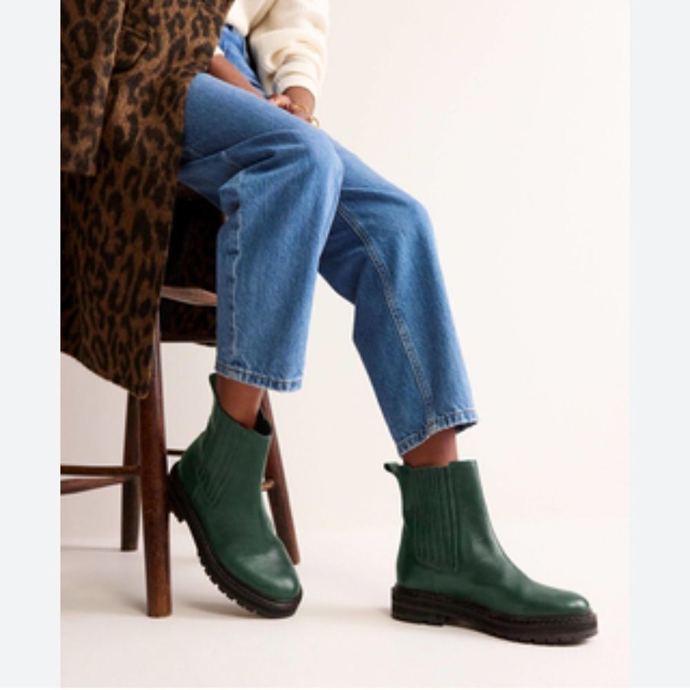 Sadie Chunky Chelsea Boots in Royal Patent Blue size 38